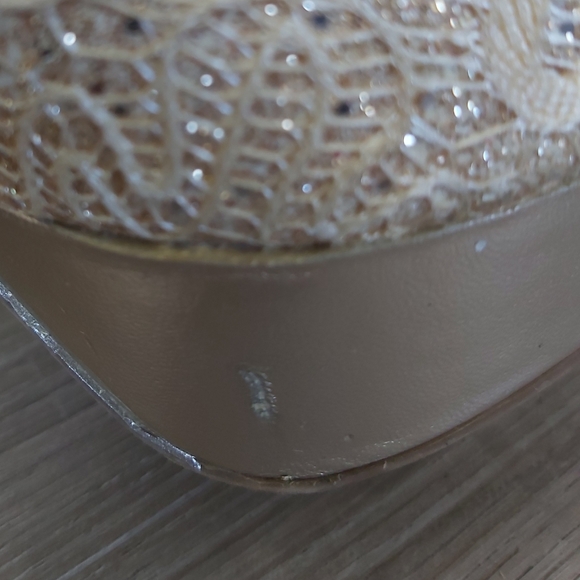 Gold lace and glitter open-toes heel - Picture 5 of 5